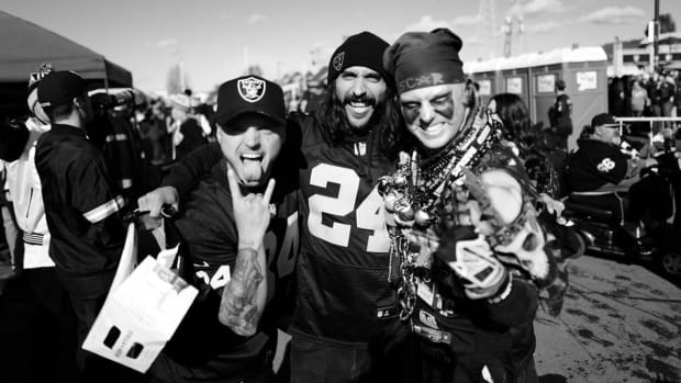 deleon-raiders-tailgating-lead